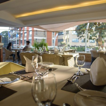 The Concord Hotel & Suites Nairobi Esterno foto The restaurant